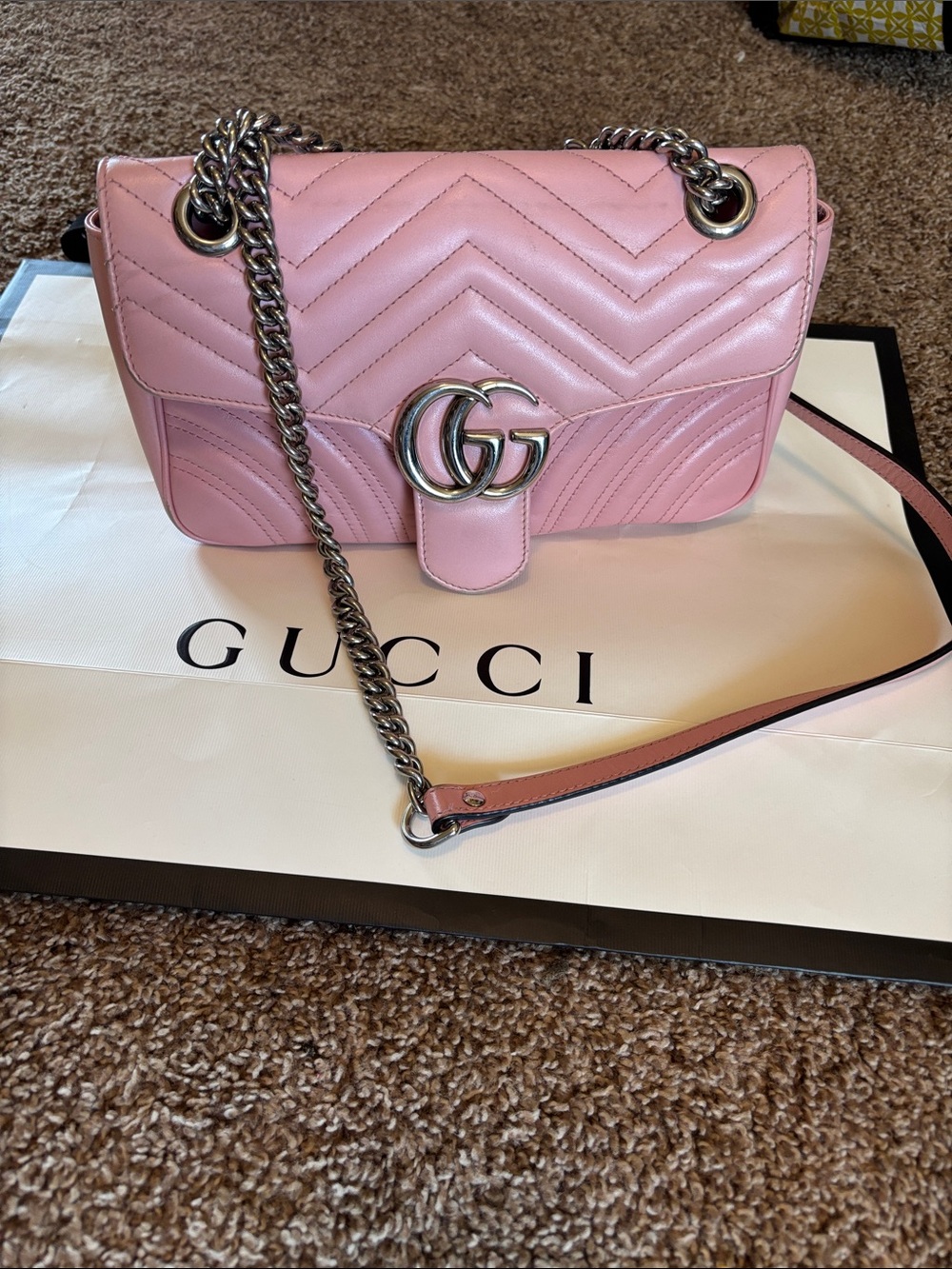 Gucci Matelasse Leather GG Marmont Medium Flap